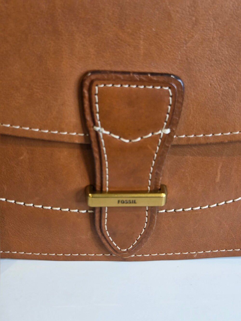 Fossil Tremont Flap Crossbody Handbag and Fossil Brown Leather Wallet. - Picture 4 of 16